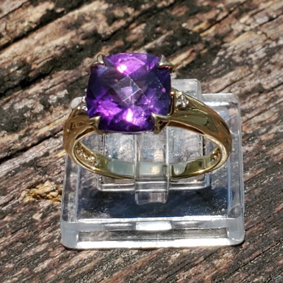 Stunning  Solid 14k Yellow Gold Amethyst Ring - Picture 3 of 9